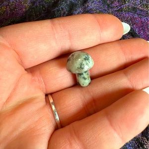 Prehnite crystal mushroom